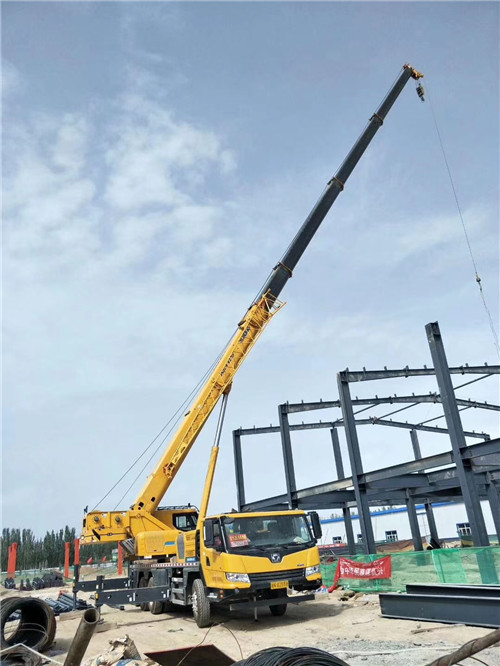 温宿县超高层建筑钢结构吊装案例